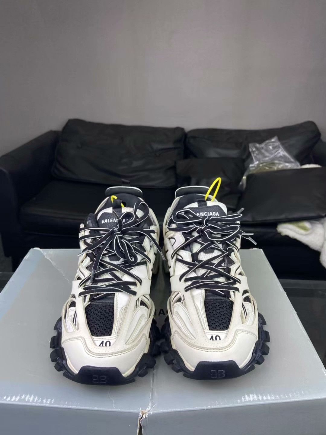Balenciaga Balenciaga White Lowtop Sneakers 7.5 Men Size US 7.5 / EU 40-41 - 3 Thumbnail