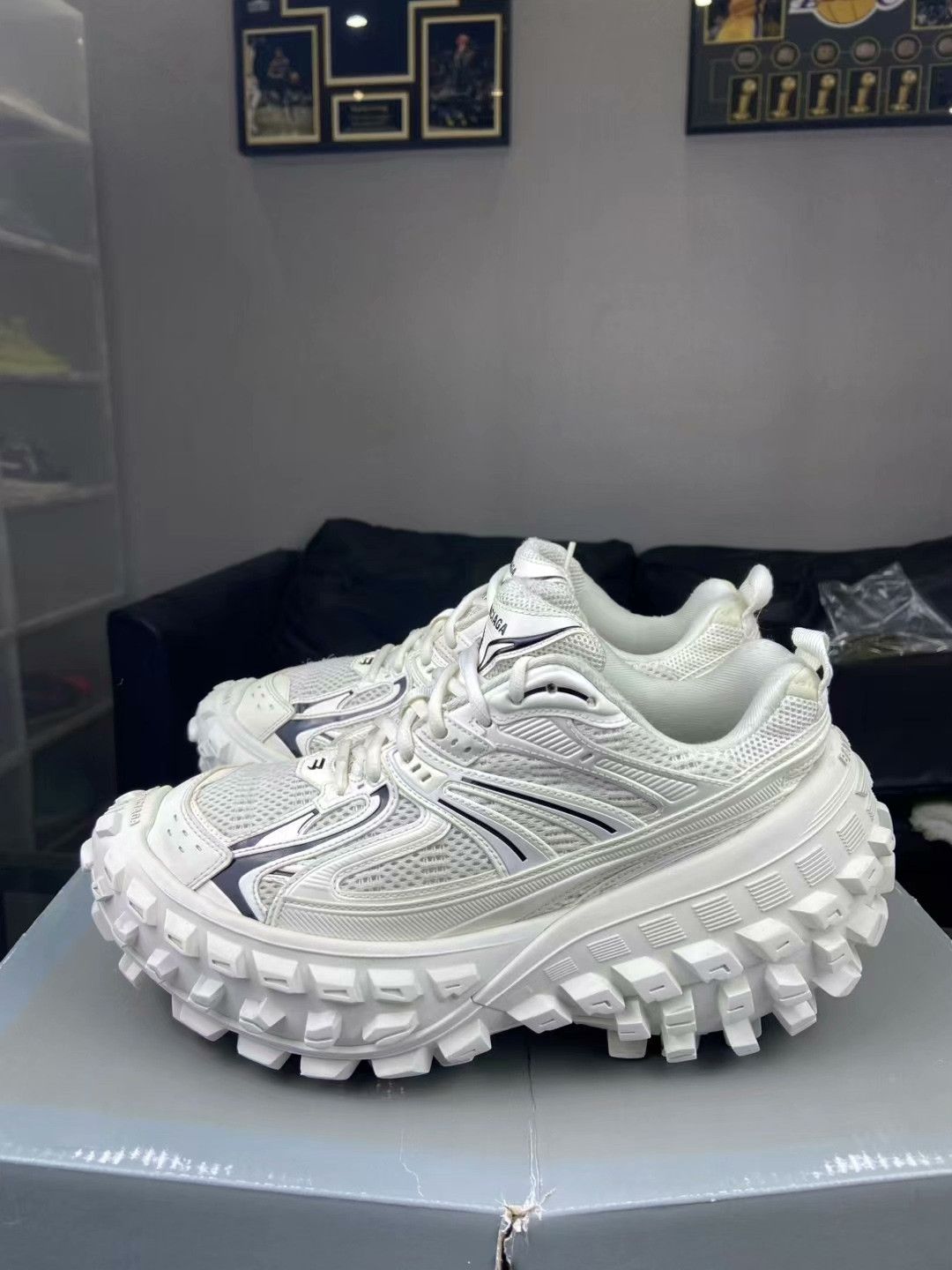Balenciaga Balenciaga White Lowtop Sneakers 8.5 Men Size US 8.5 / EU 41-42 - 4 Thumbnail