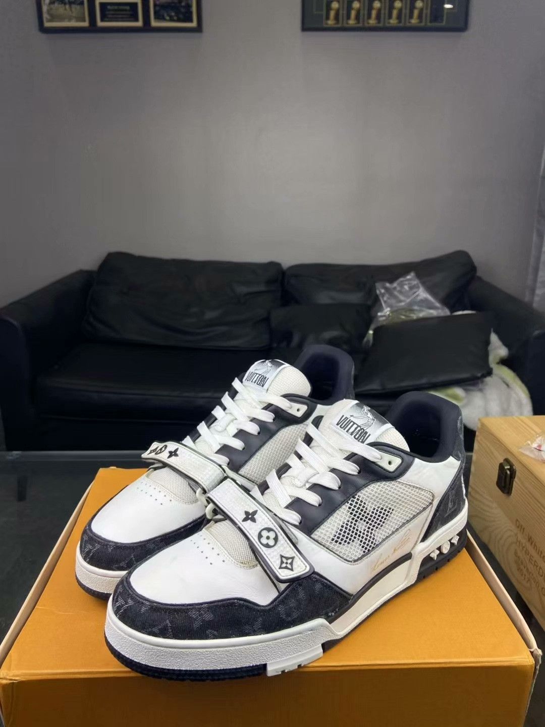 Louis Vuitton Louis Vuitton Training Black Lowtop Sneakers 11.5 Men Size US 11.5 / EU 44-45 - 2 Thumbnail