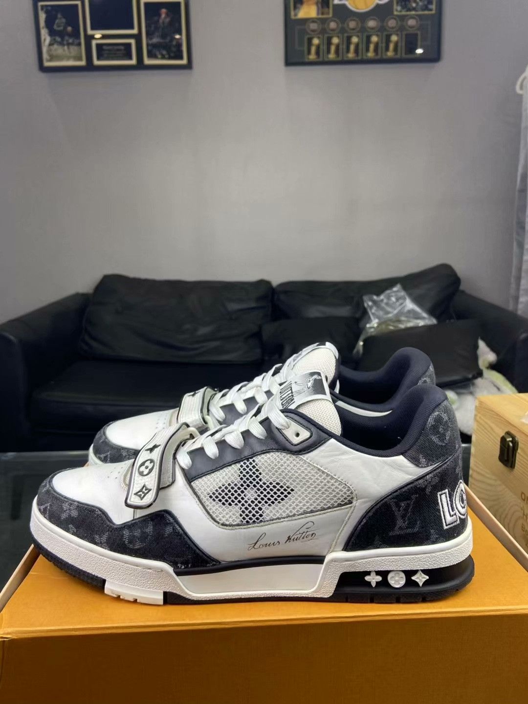 Louis Vuitton Louis Vuitton Training Black Lowtop Sneakers 11.5 Men Size US 11.5 / EU 44-45 - 3 Thumbnail