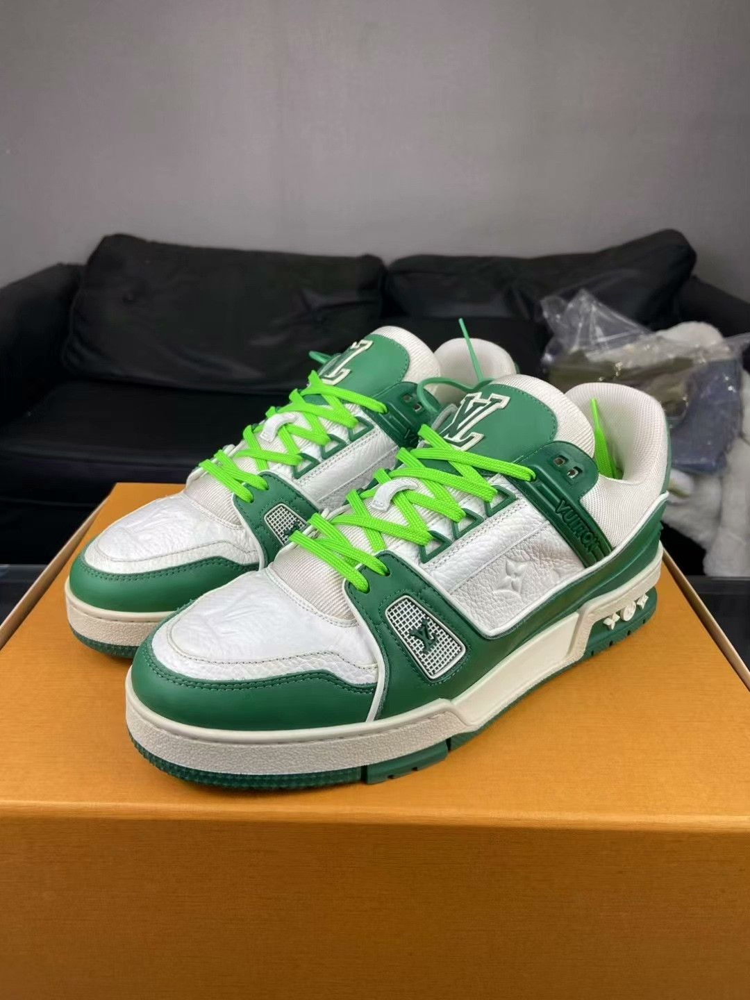 Louis Vuitton Louis Vuitton Training Green Lowtop Sneakers 8 Men Size US 8 / EU 41 - 2 Thumbnail