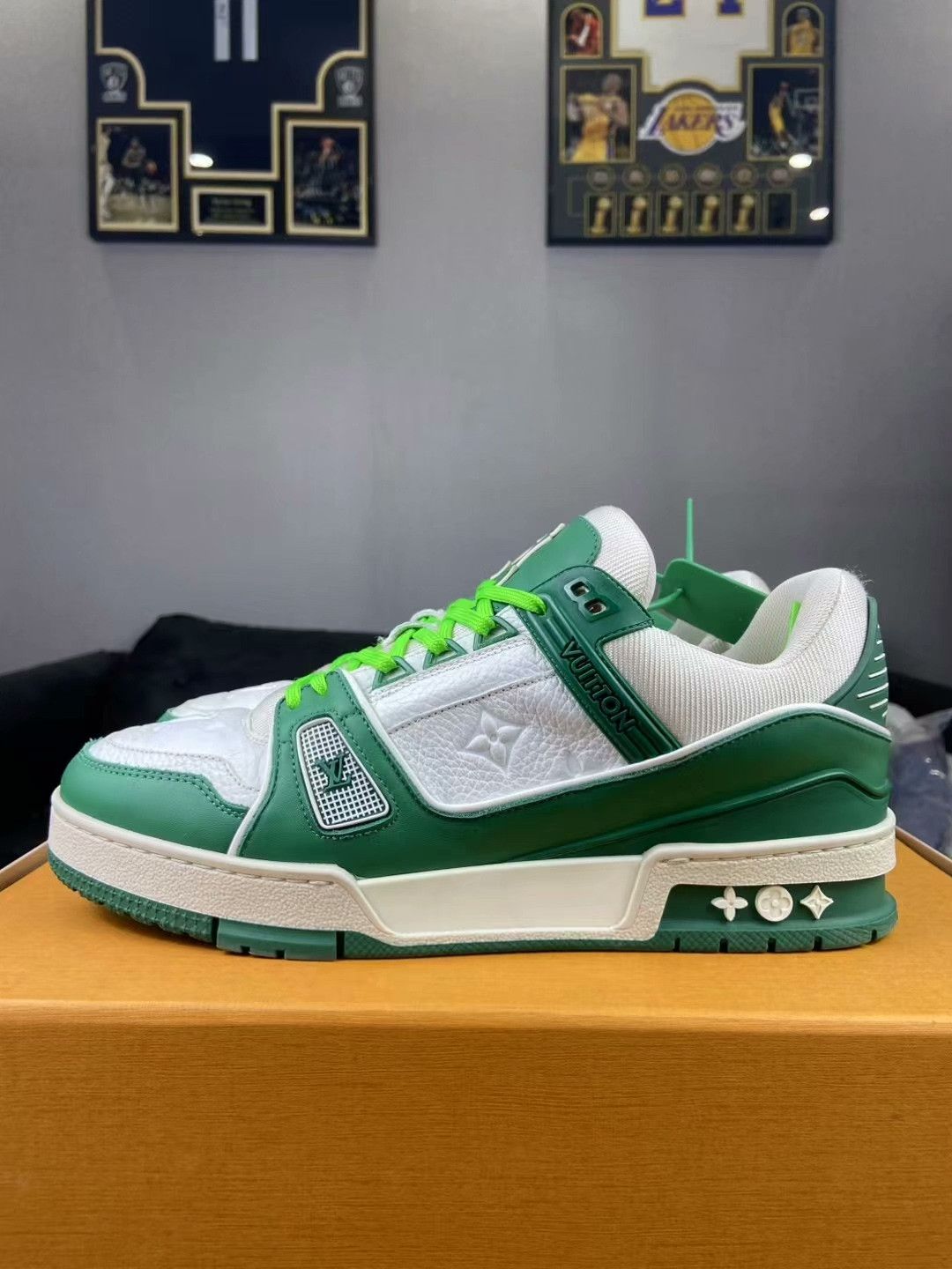 Louis Vuitton Louis Vuitton Training Green Lowtop Sneakers 8 Men Size US 8 / EU 41 - 4 Thumbnail