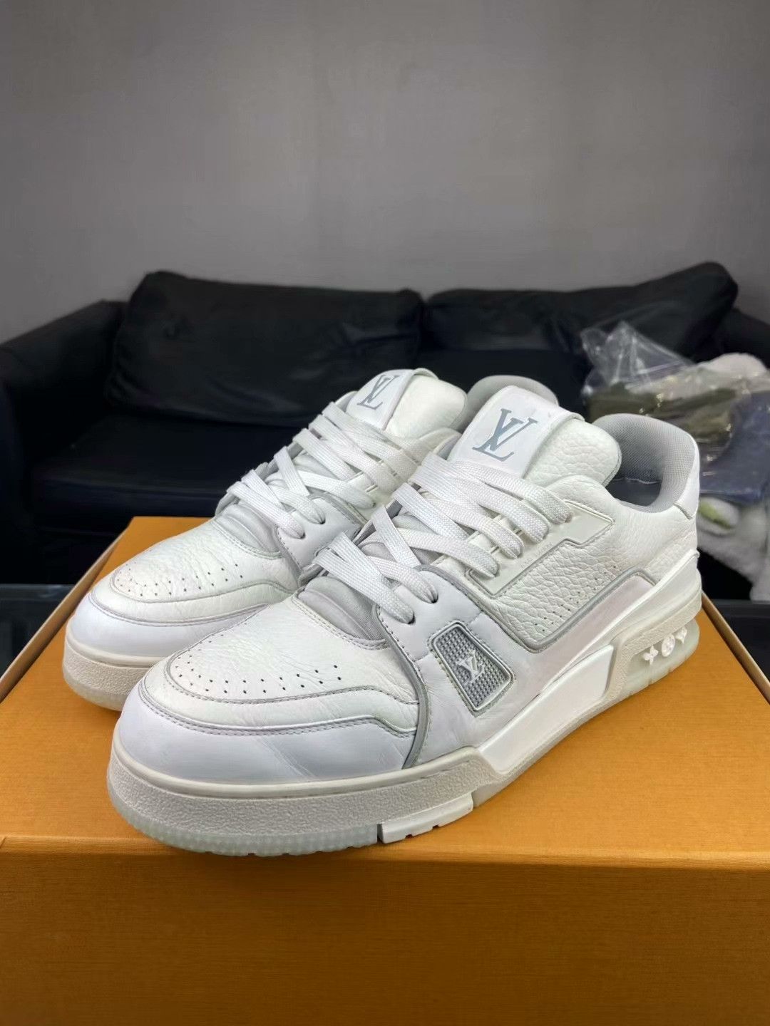 Louis Vuitton Louis Vuitton Training White Lowtop Sneakers 9.5 Men Size US 9.5 / EU 42-43 - 2 Thumbnail