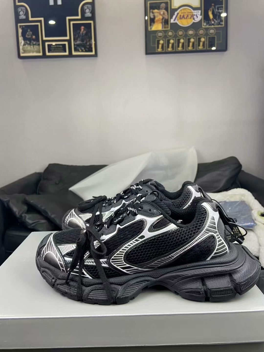 Balenciaga Balenciaga Silver Hitop Sneakers 10.5 Men Size US 10.5 / EU 43-44 - 3 Thumbnail