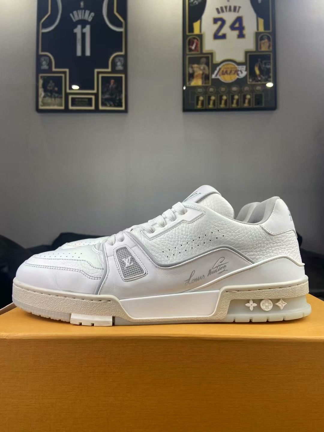 Louis Vuitton Louis Vuitton Training White Lowtop Sneakers 10 Men Size US 10 / EU 43 - 3 Thumbnail