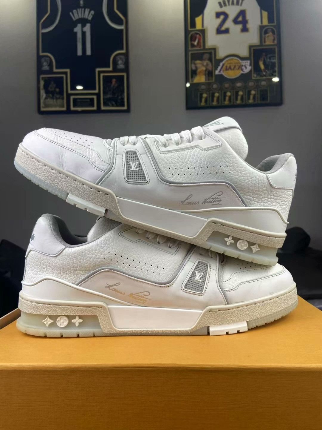 Louis Vuitton Louis Vuitton Training White Lowtop Sneakers 10 Men Size US 10 / EU 43 - 7 Thumbnail