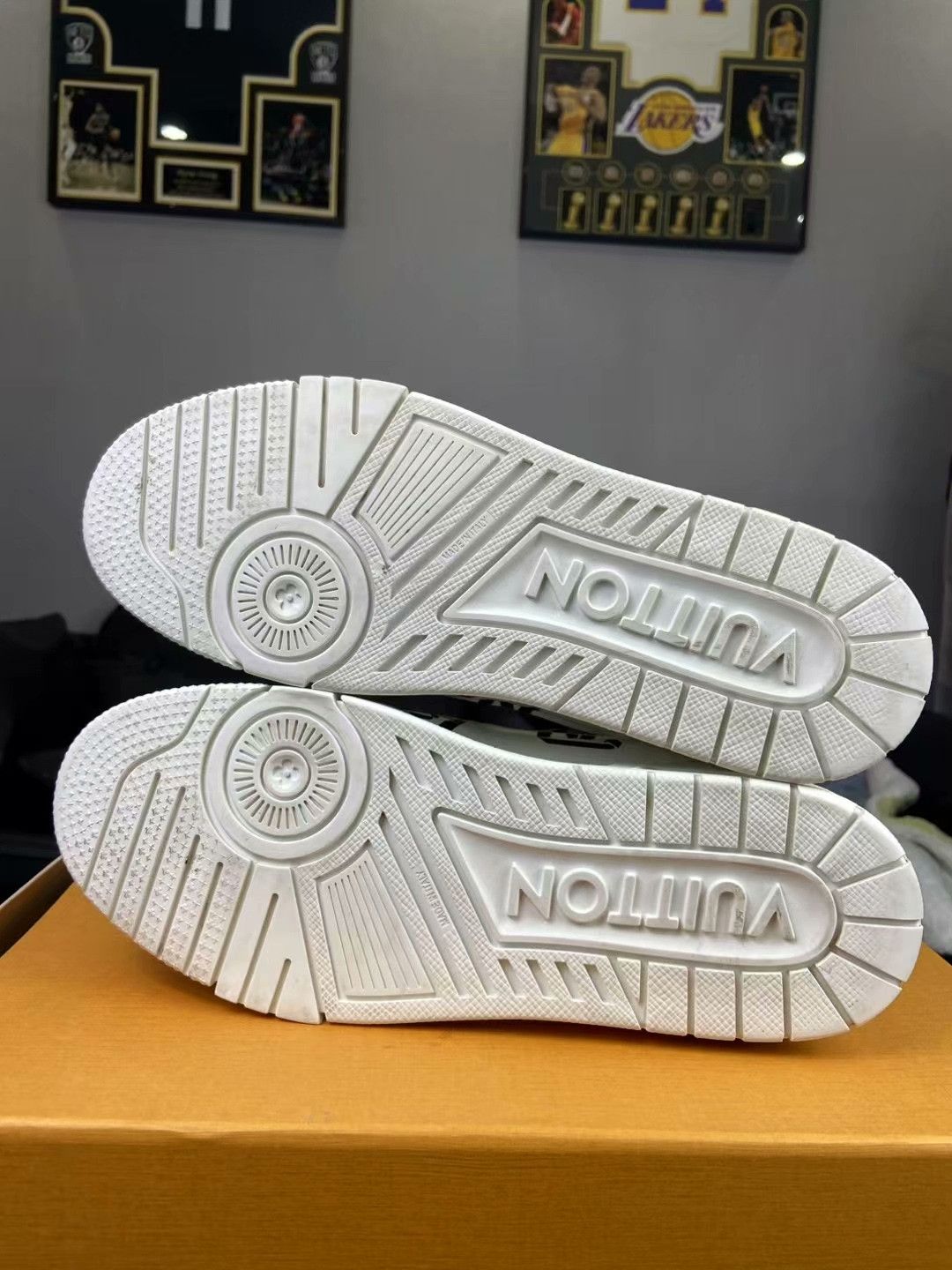Louis Vuitton Louis Vuitton Training Printed Black Lowtop Sneakers 9 Men Size US 9 / EU 42 - 5 Thumbnail
