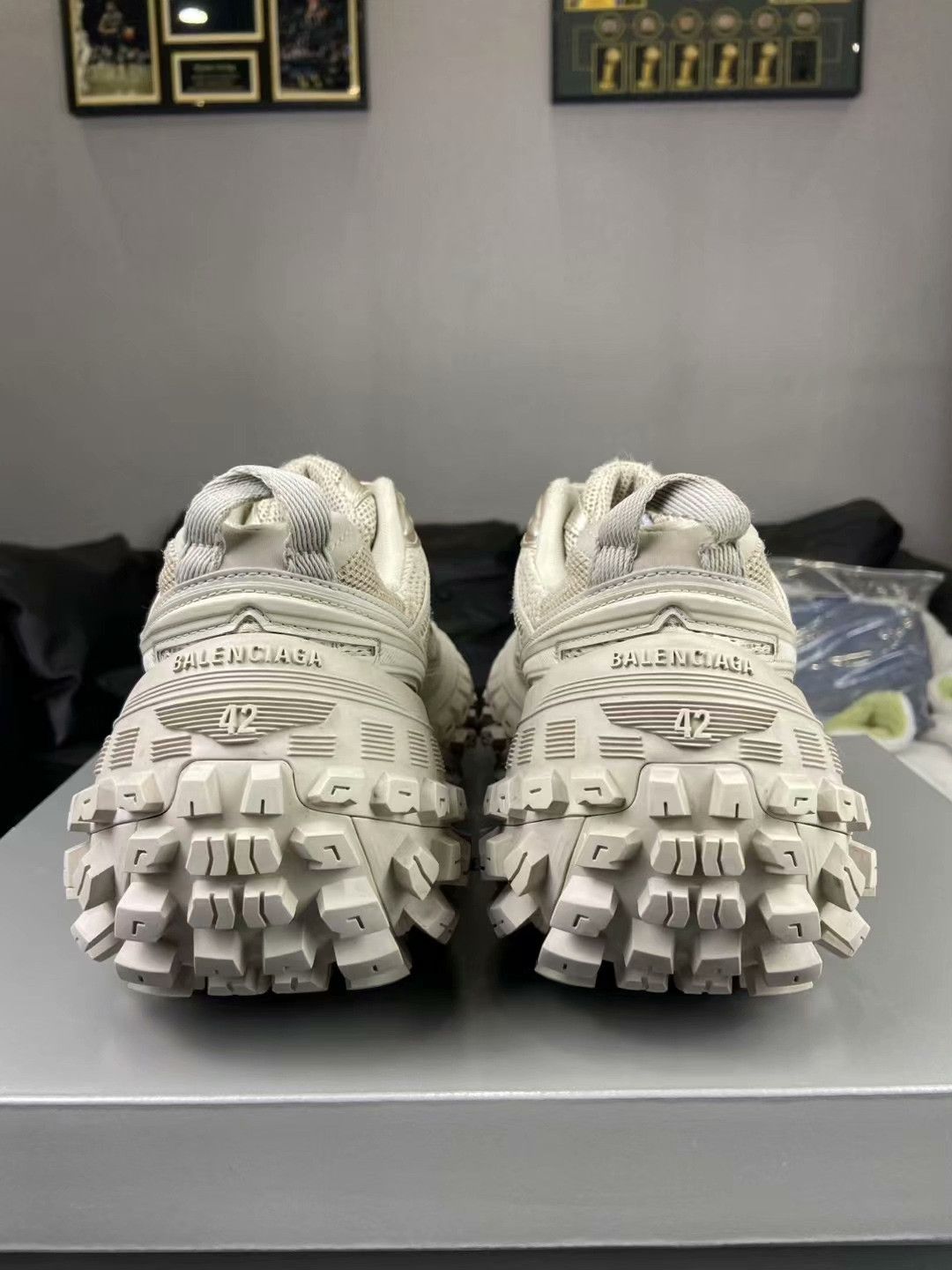 Balenciaga Balenciaga Lowtop Sneakers 9 Men Size US 9 / EU 42 - 7 Thumbnail