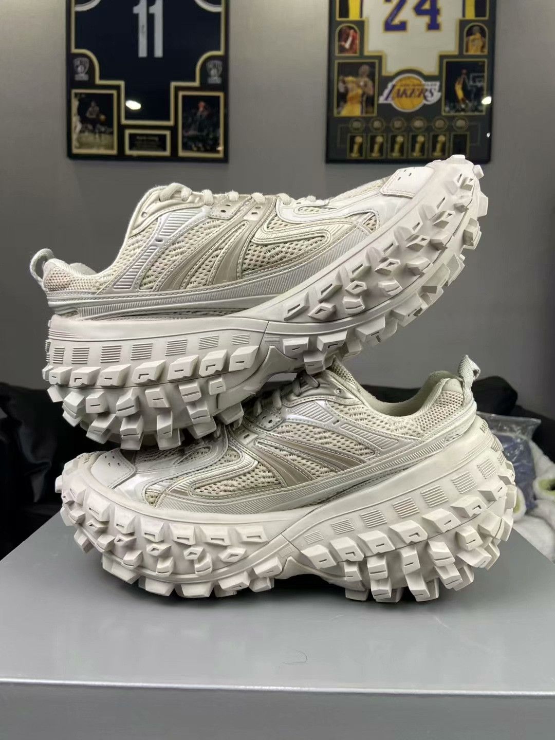 Balenciaga Balenciaga Lowtop Sneakers 9 Men Size US 9 / EU 42 - 5 Thumbnail