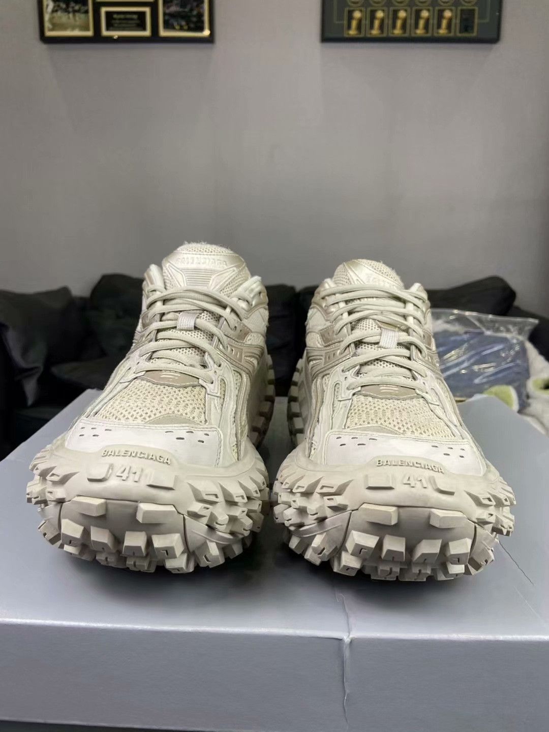 Balenciaga Balenciaga Lowtop Sneakers 8.5 Men Size US 8.5 / EU 41-42 - 2 Thumbnail