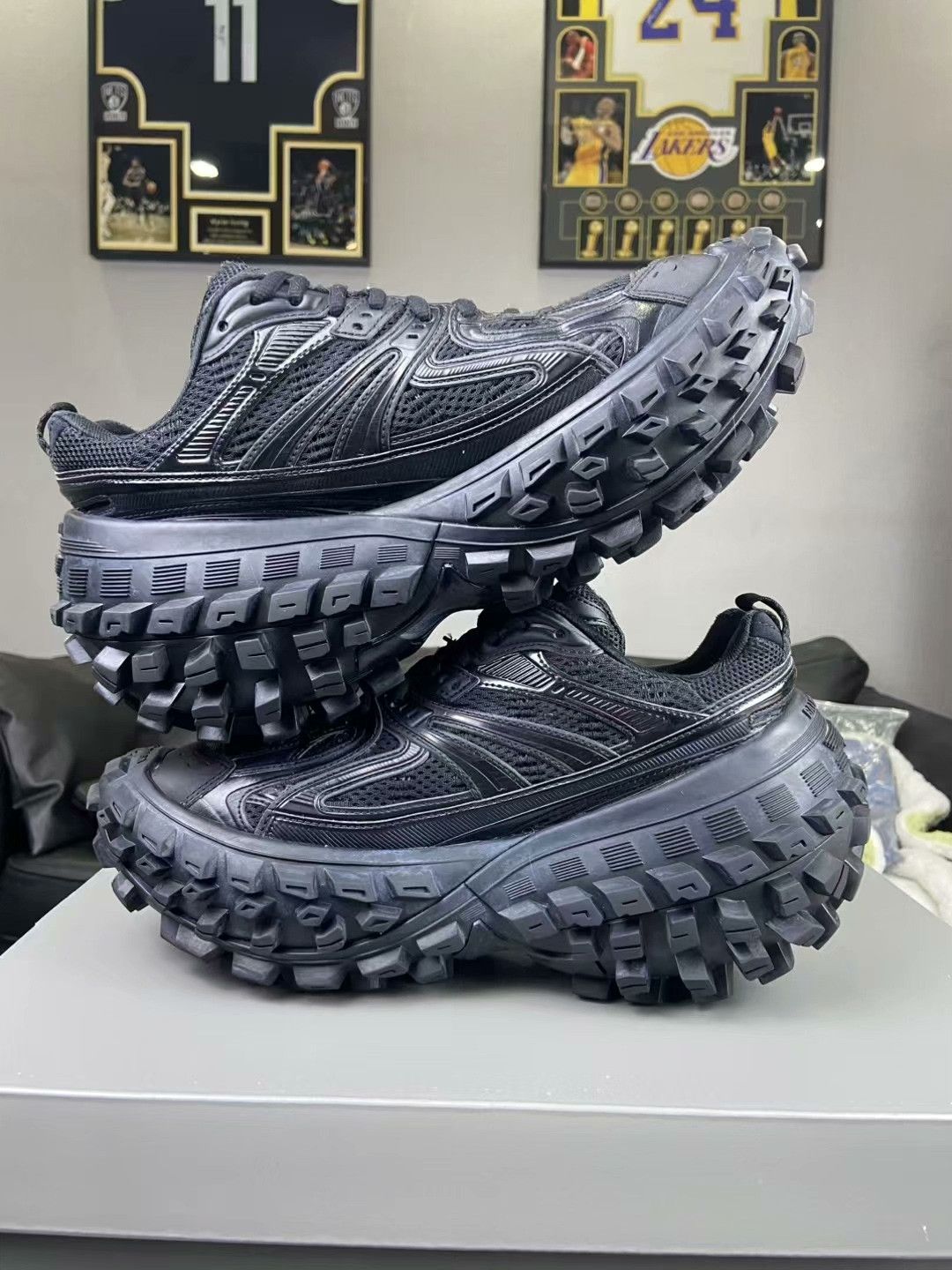 Balenciaga Balenciaga Black Lowtop Sneakers us_10 Women Size US 10 / IT 40 - 6 Thumbnail