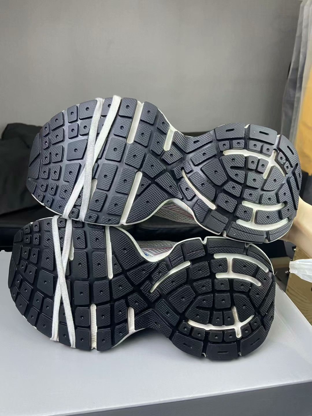 Balenciaga Balenciaga Lowtop Sneakers 7.5 Men Size US 7.5 / EU 40-41 - 5 Thumbnail