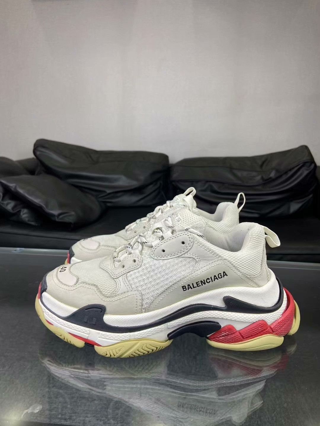 Balenciaga Balenciaga Red Lowtop Sneakers 7.5 Men Size US 7.5 / EU 40-41 - 3 Thumbnail
