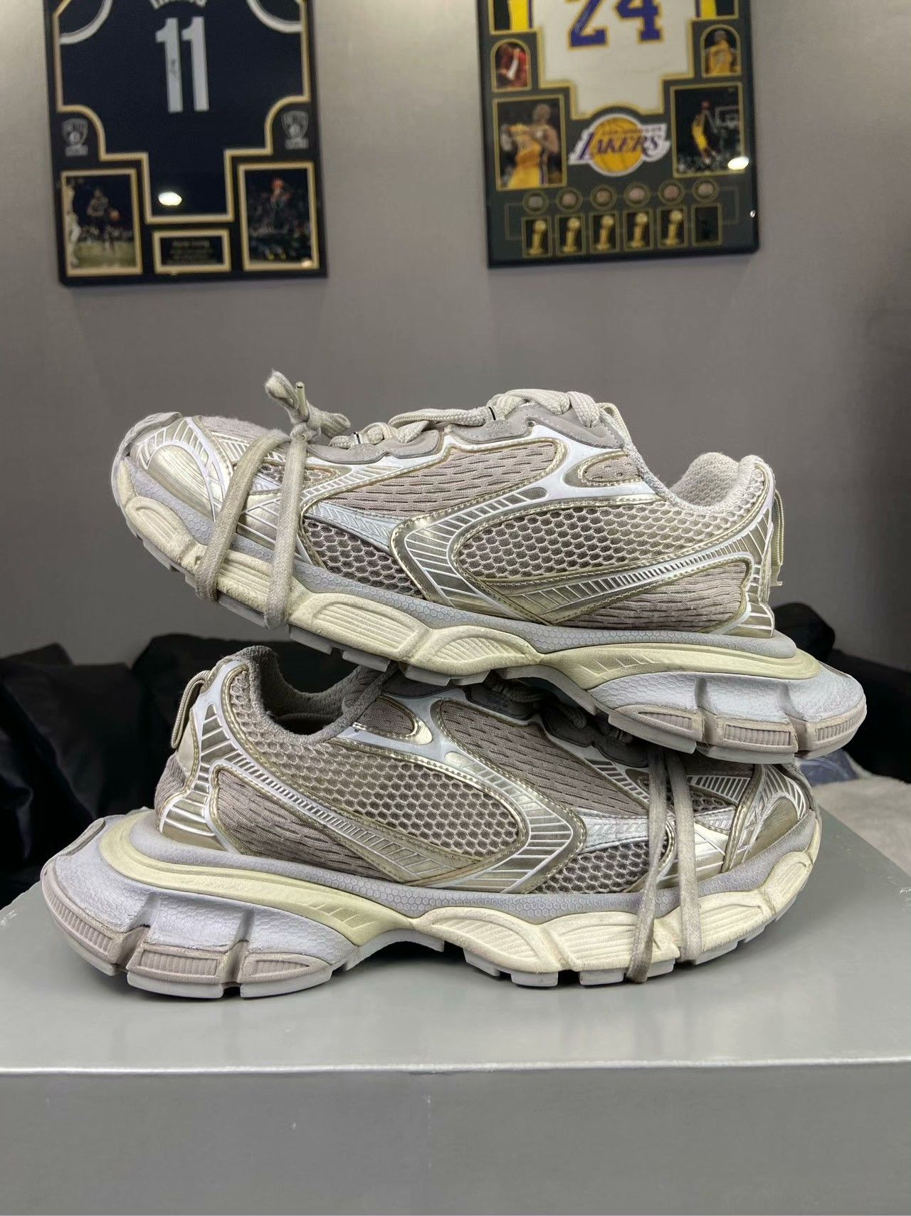 Balenciaga Balenciaga Gray Lowtop Sneakers 9 Men Size US 9 / EU 42 - 7 Thumbnail