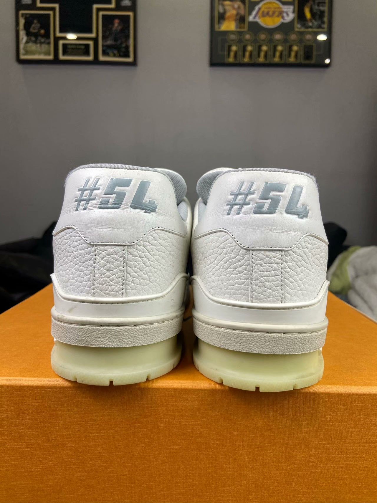 Louis Vuitton Louis Vuitton Training White Lowtop Sneakers 10.5 Men Size US 10.5 / EU 43-44 - 6 Thumbnail