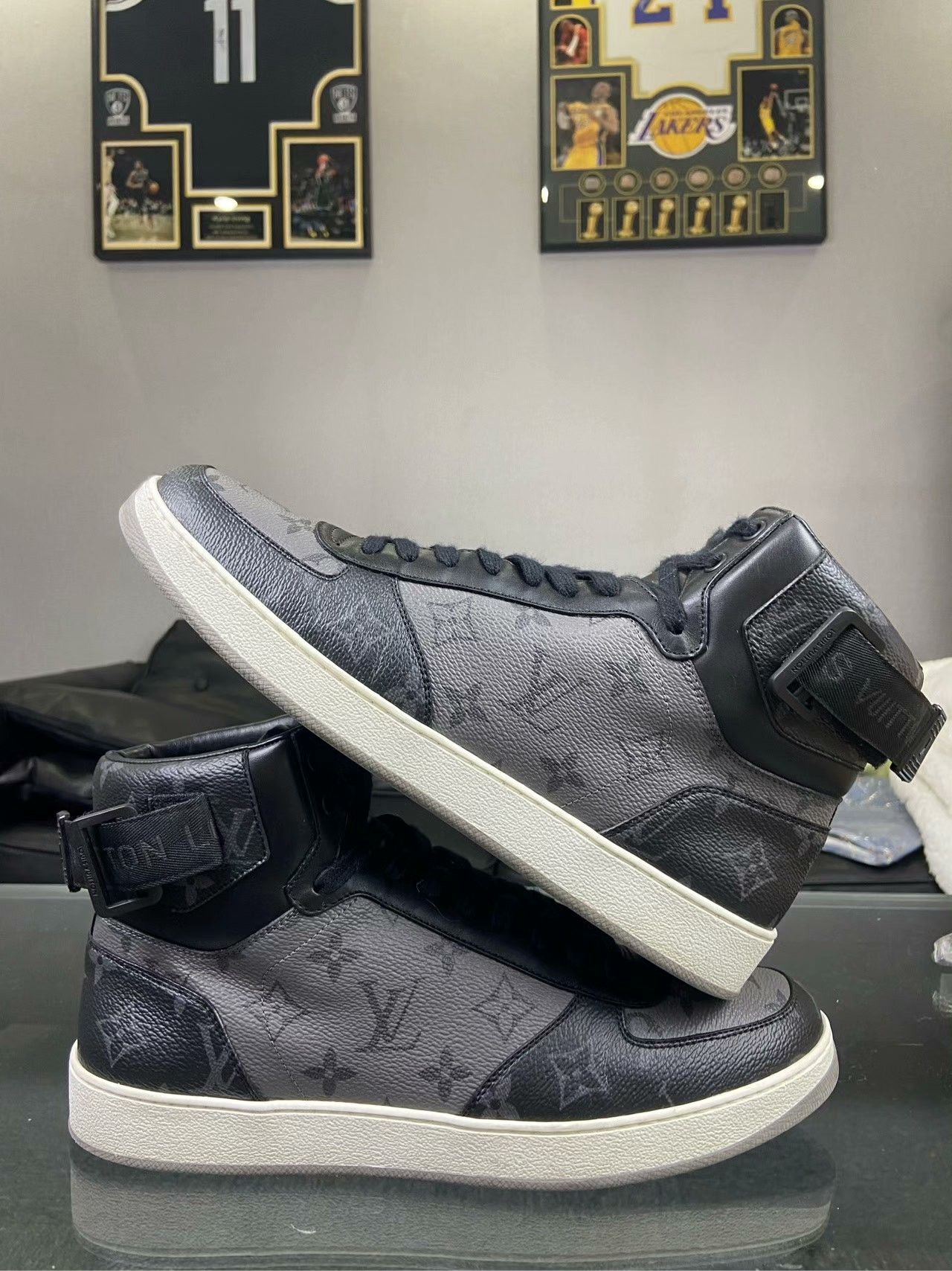 Louis Vuitton Louis Vuitton Training Lowtop Sneakers 9 Men Size US 9 / EU 42 - 5 Thumbnail