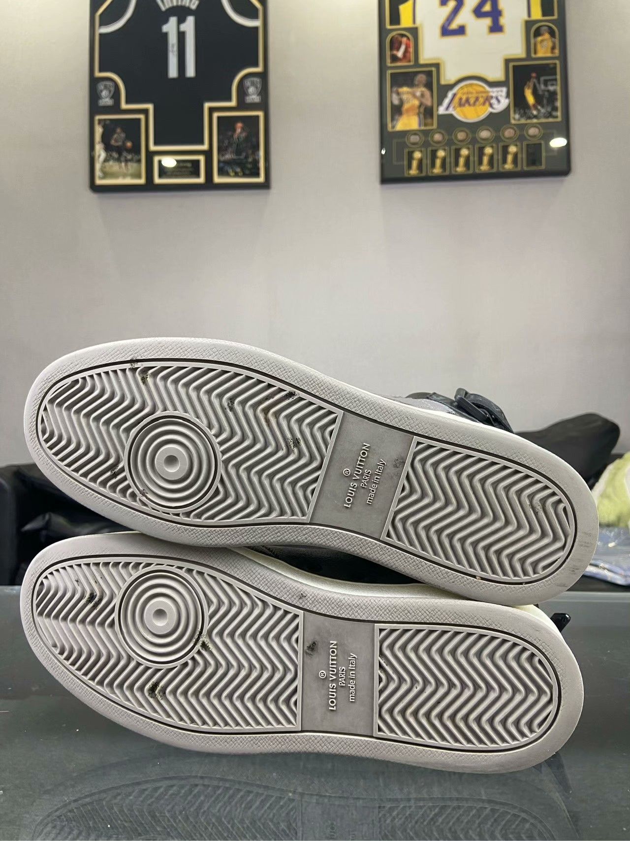 Louis Vuitton Louis Vuitton Training Lowtop Sneakers 9 Men Size US 9 / EU 42 - 7 Thumbnail