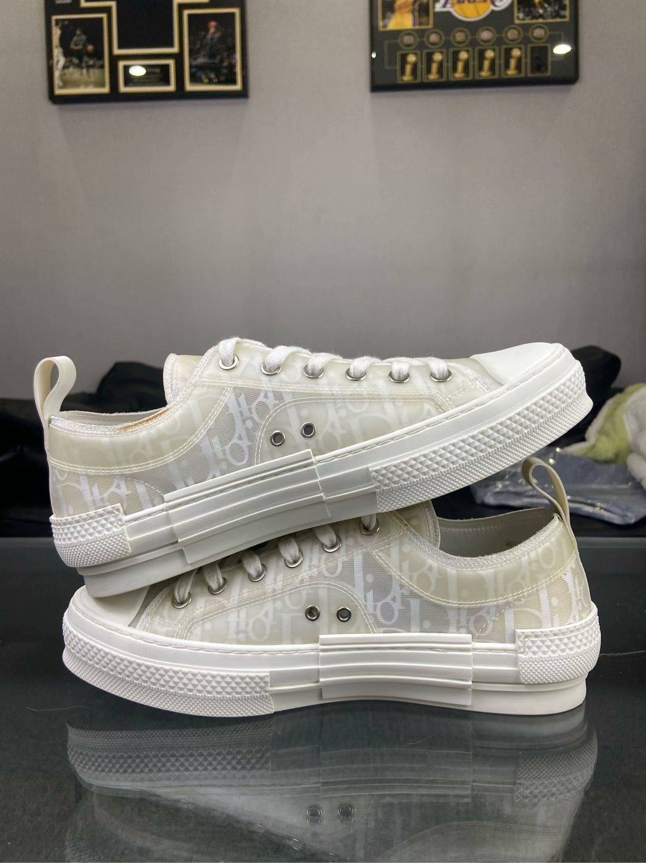 Dior Dior White Lowtop Sneakers us_8-5 Women Size US 8.5 / IT 38.5 - 5 Thumbnail