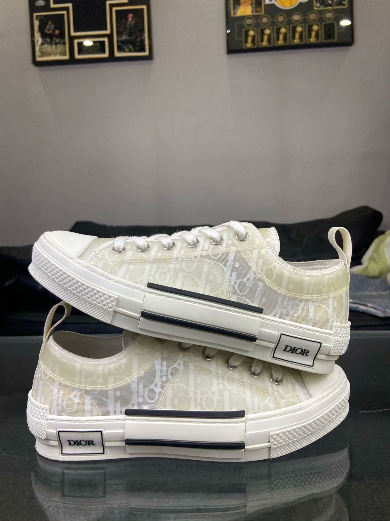 Dior Dior White Lowtop Sneakers us_8-5 Women Size US 8.5 / IT 38.5 - 6 Thumbnail
