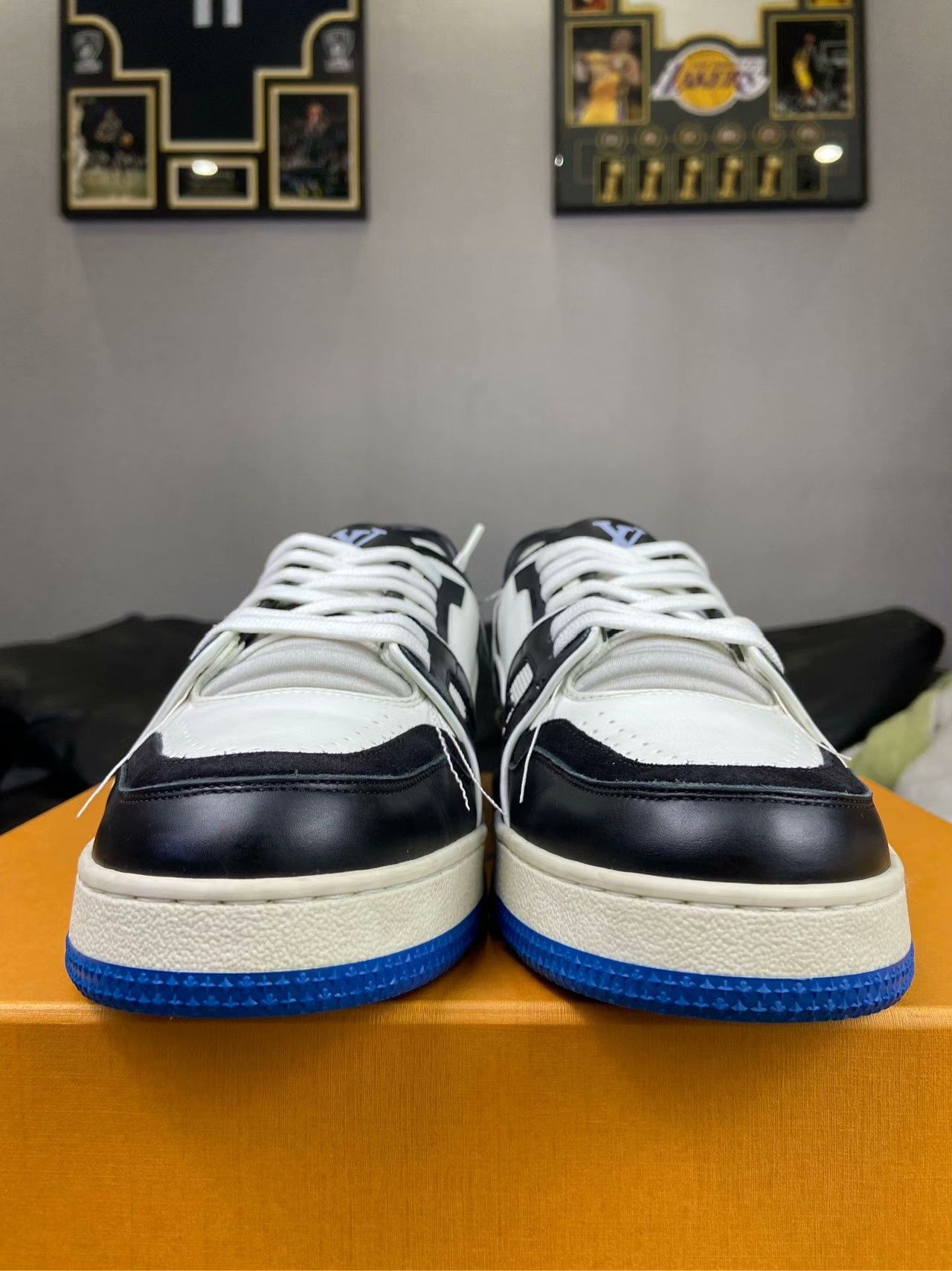 Louis Vuitton Louis Vuitton Training Lowtop Sneakers 8.5 Men Size US 8.5 / EU 41-42 - 2 Thumbnail