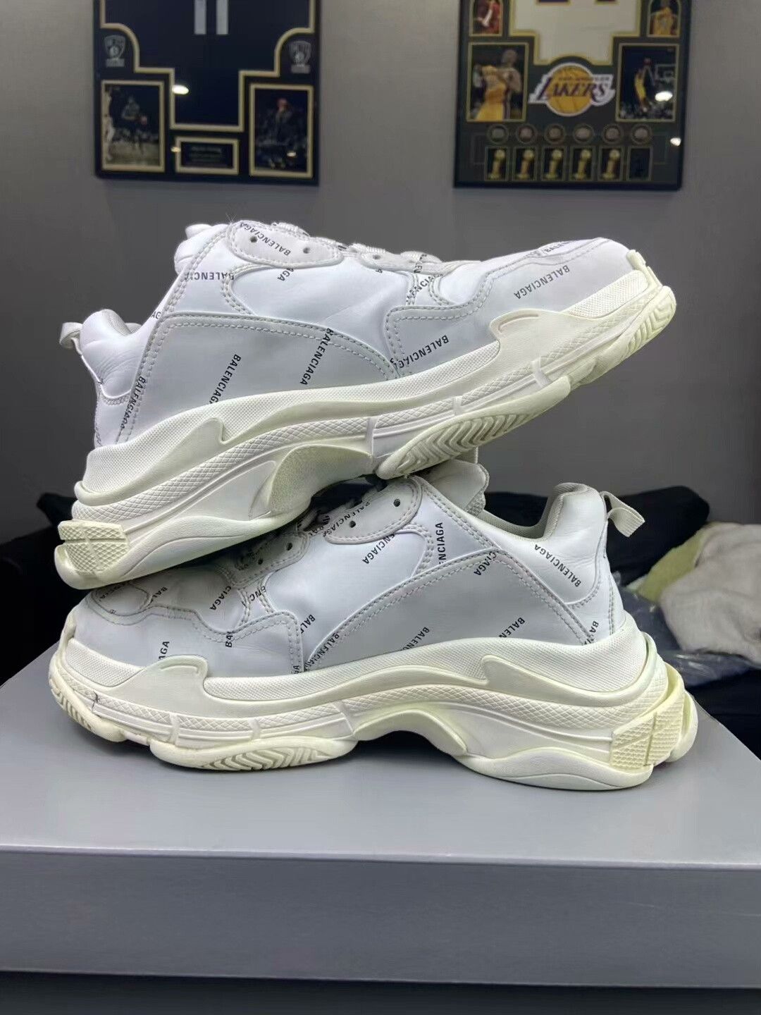 Louis Vuitton Louis Vuitton Lowtop Sneakers 10.5 Men Size US 10.5 / EU 43-44 - 6 Thumbnail