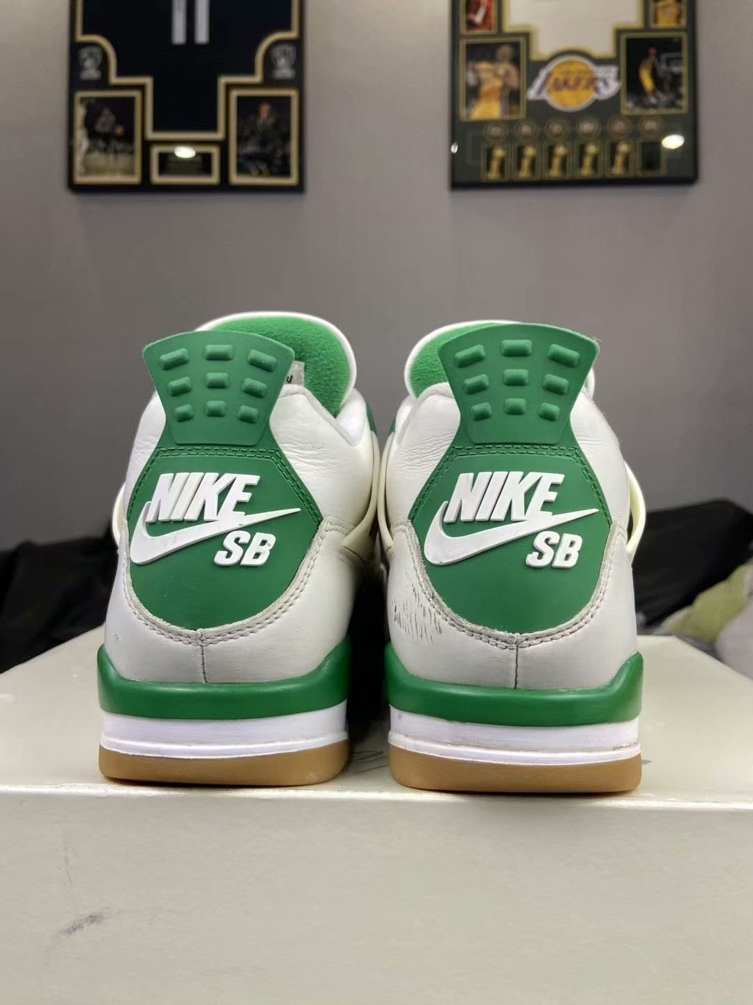 Nike Nike Green Lowtop Sneakers 8 Men Size US 8 / EU 41 - 4 Thumbnail