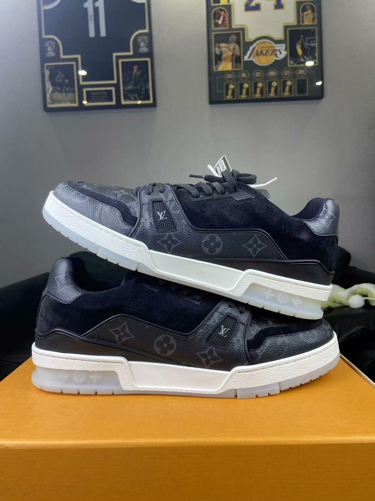 Louis Vuitton Louis Vuitton Training Black Lowtop Sneakers 10 Men Size US 10 / EU 43 - 6 Thumbnail