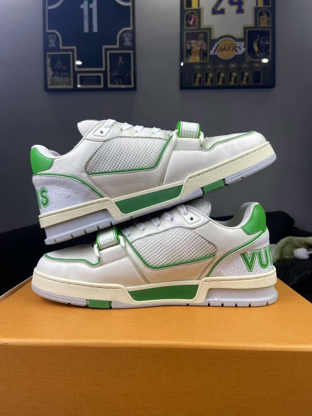 Louis Vuitton Louis Vuitton Training Green Lowtop Sneakers 9 Men Size US 9 / EU 42 - 6 Thumbnail