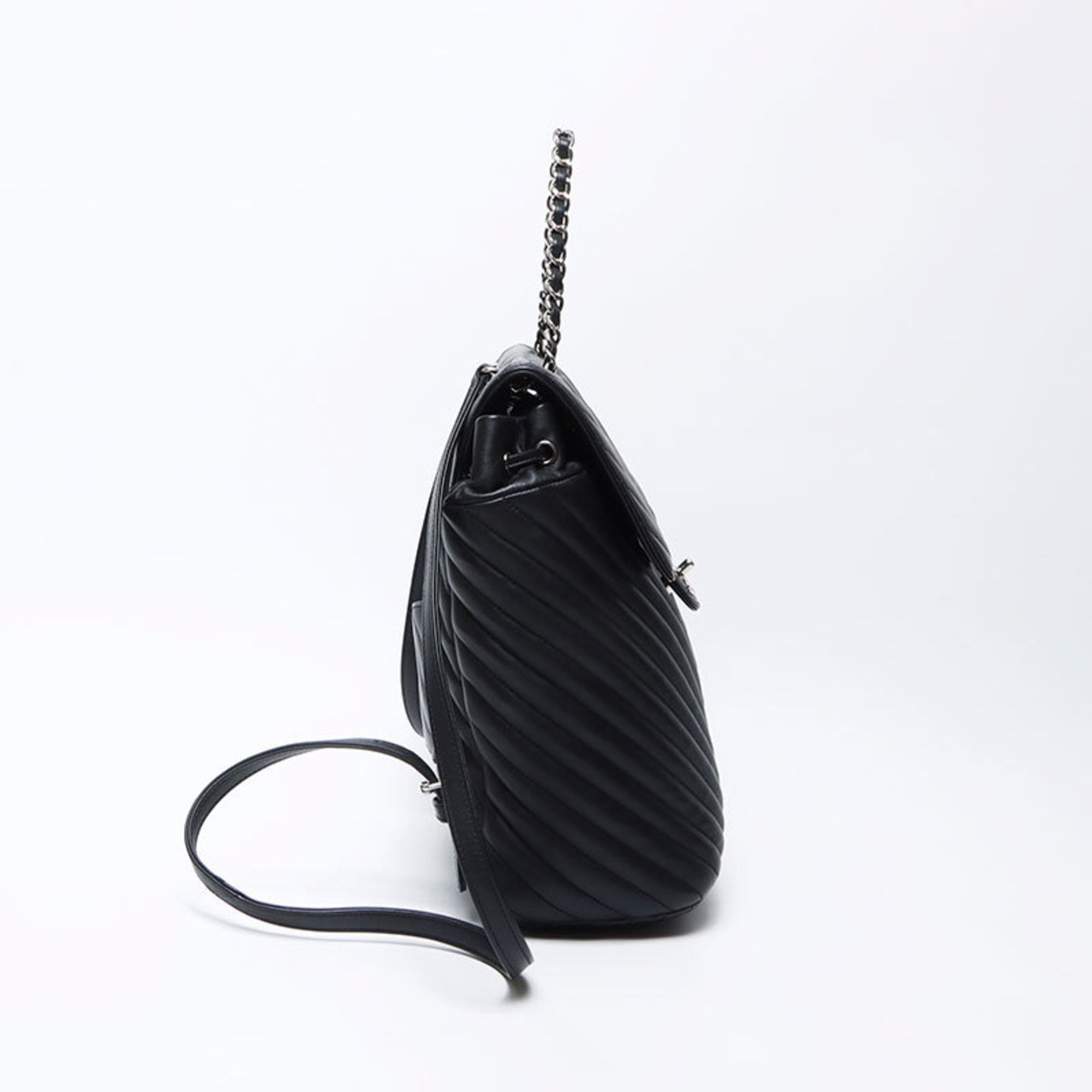 Chanel CHANEL Coco Mark V-Stitch Chevron 22 Series Backpack/Daypack, Black, WS12229, 2015-2016 Size ONE SIZE - 4 Thumbnail