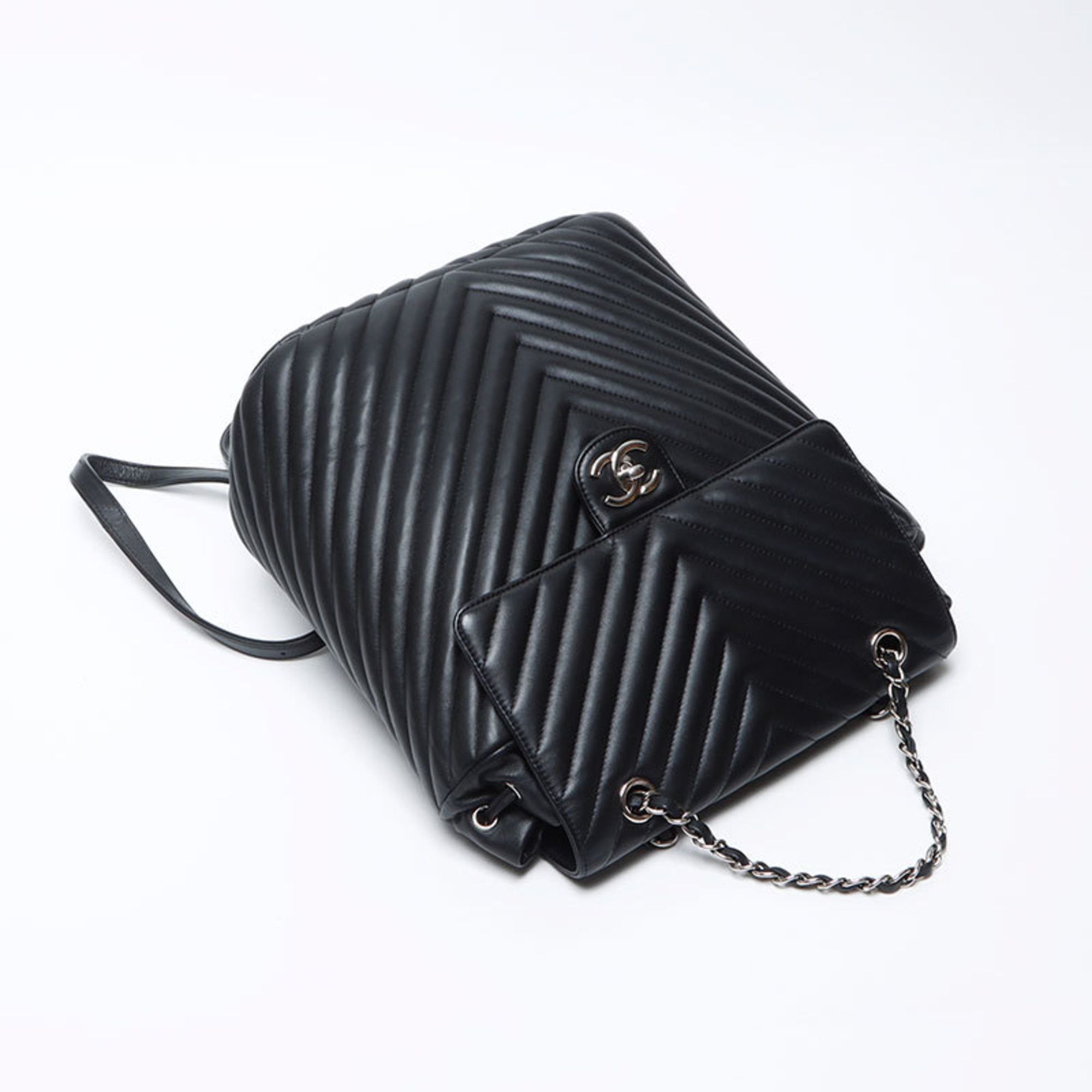 Chanel CHANEL Coco Mark V-Stitch Chevron 22 Series Backpack/Daypack, Black, WS12229, 2015-2016 Size ONE SIZE - 9 Thumbnail