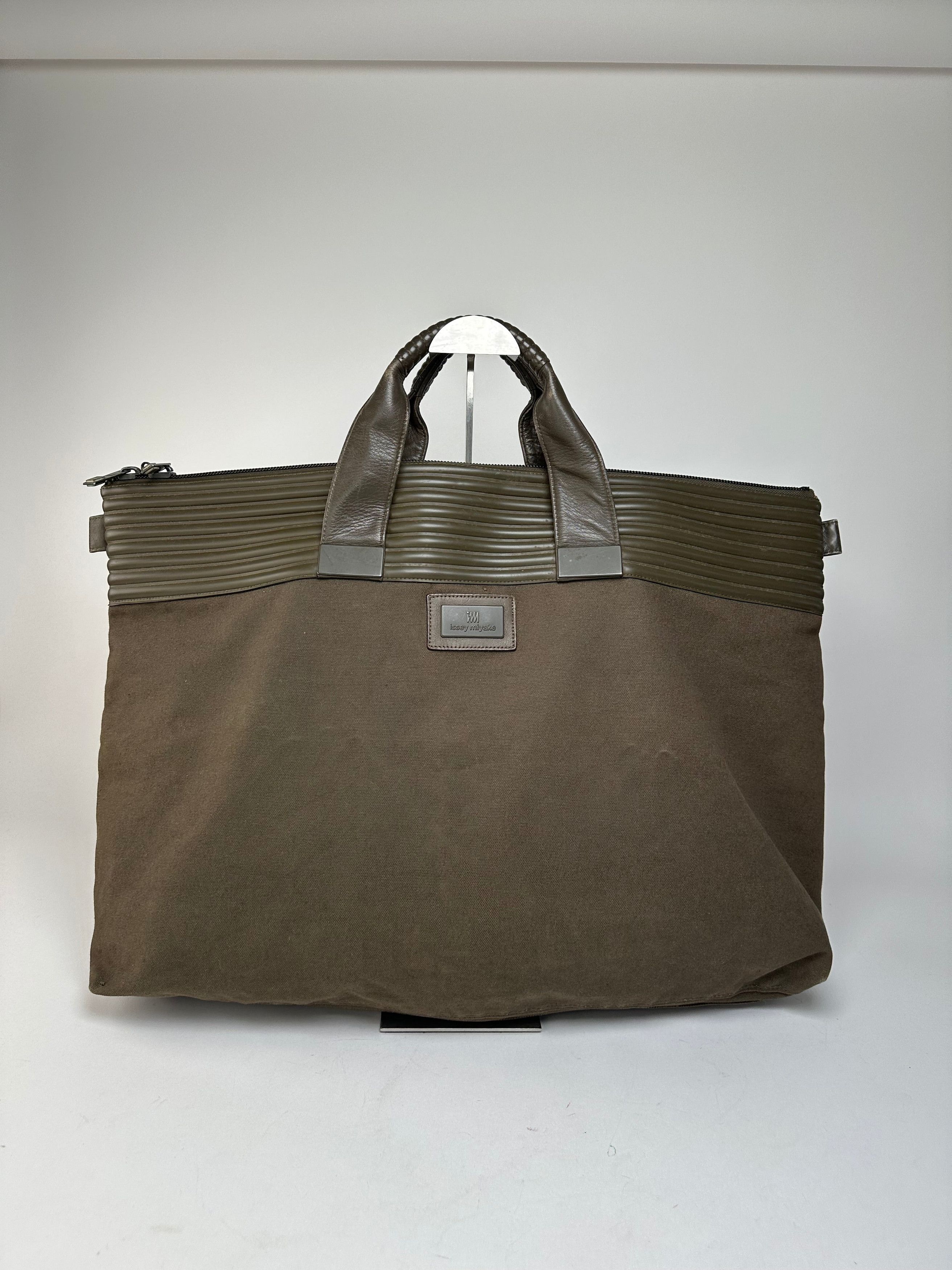 Issey Miyake Vintage Canvas Leather Handbag Khaki Size ONE SIZE - 14 Thumbnail