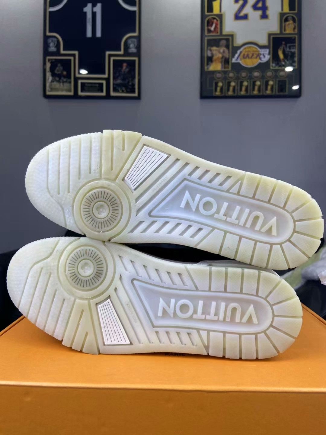Louis Vuitton Louis Vuitton Training Lowtop Sneakers 8 Men Size US 8 / EU 41 - 5 Thumbnail