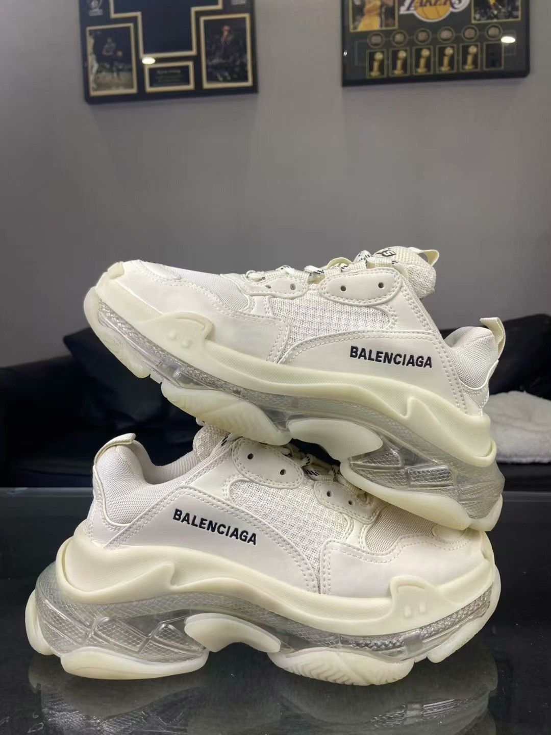 Balenciaga Balenciaga White Lowtop Sneakers us_7-5 Women Size US 7.5 / IT 37.5 - 7 Thumbnail