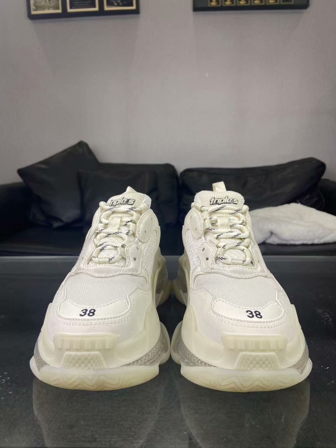 Balenciaga Balenciaga White Lowtop Sneakers us_7-5 Women Size US 7.5 / IT 37.5 - 3 Thumbnail