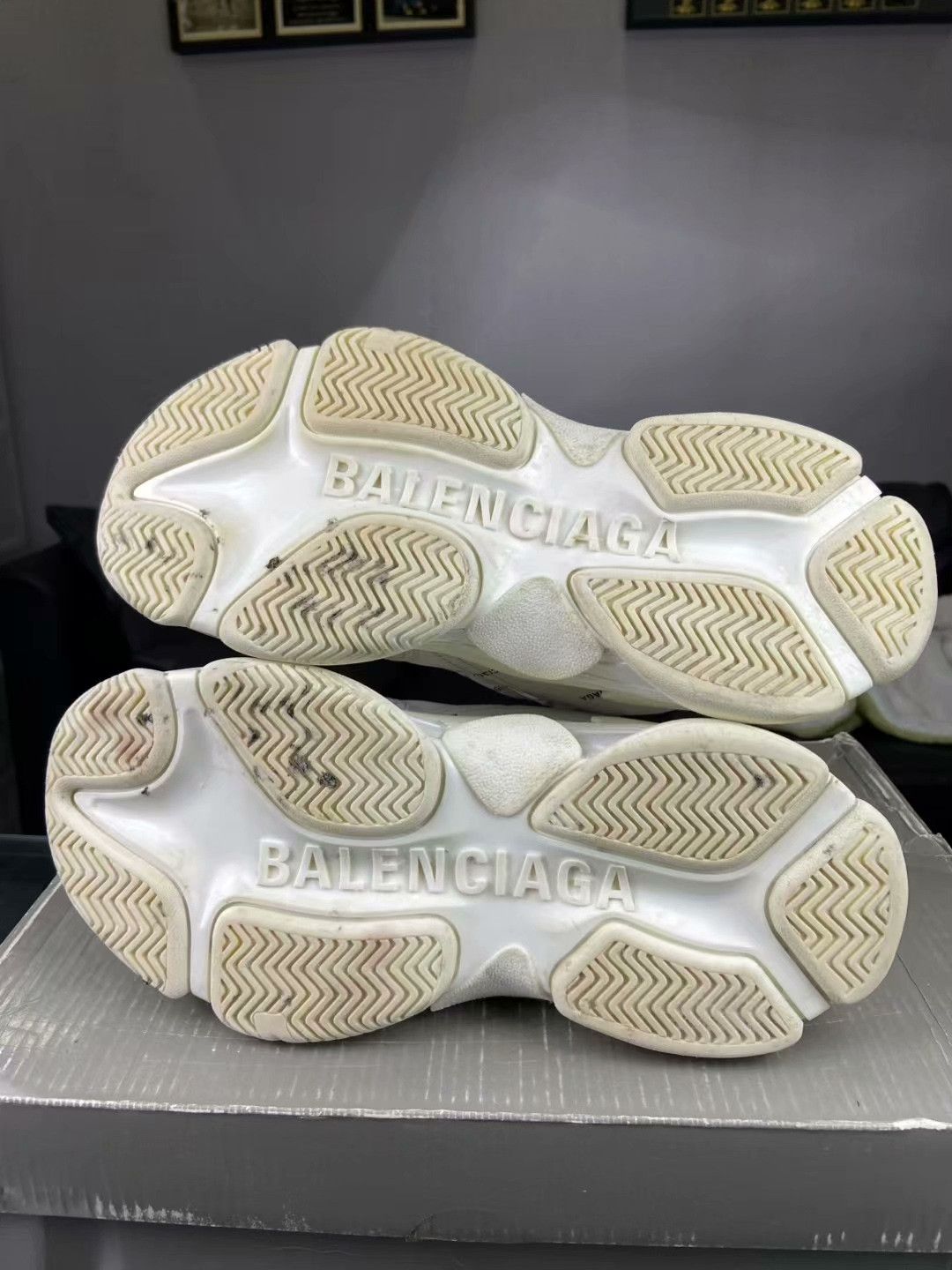 Balenciaga Balenciaga Lowtop Sneakers 6.5 Men Size US 6.5 / EU 39-40 - 5 Thumbnail