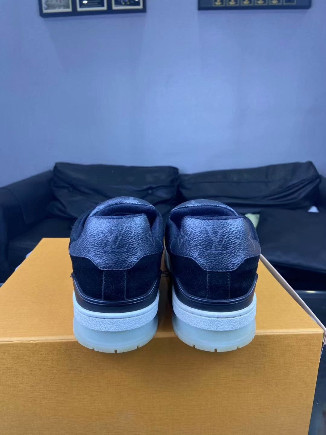 Louis Vuitton Louis Vuitton Training Black Lowtop Sneakers 10.5 Men Size US 10.5 / EU 43-44 - 4 Thumbnail
