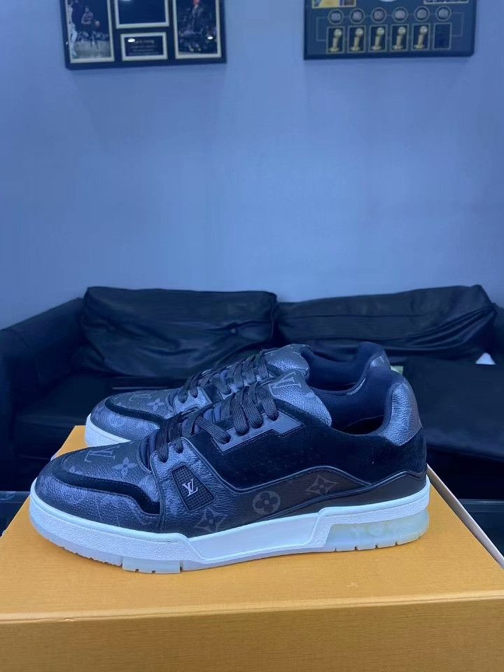 Louis Vuitton Louis Vuitton Training Black Lowtop Sneakers 10.5 Men Size US 10.5 / EU 43-44 - 3 Thumbnail