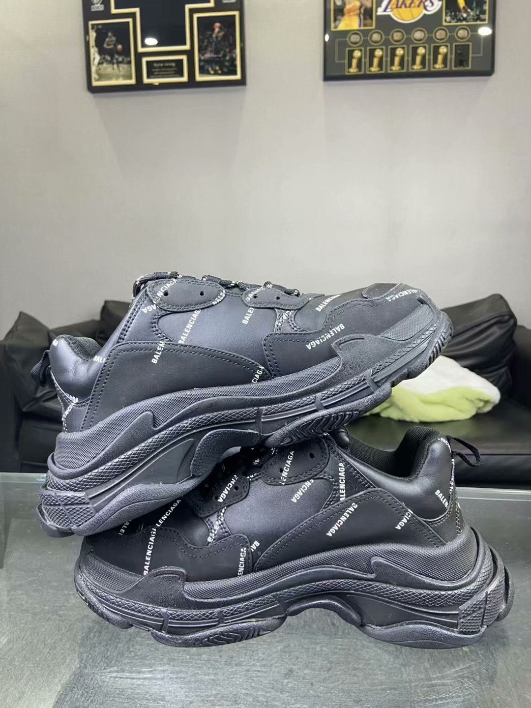 Balenciaga Balenciaga Black Hitop Sneakers 9 Men Size US 9 / EU 42 - 6 Thumbnail