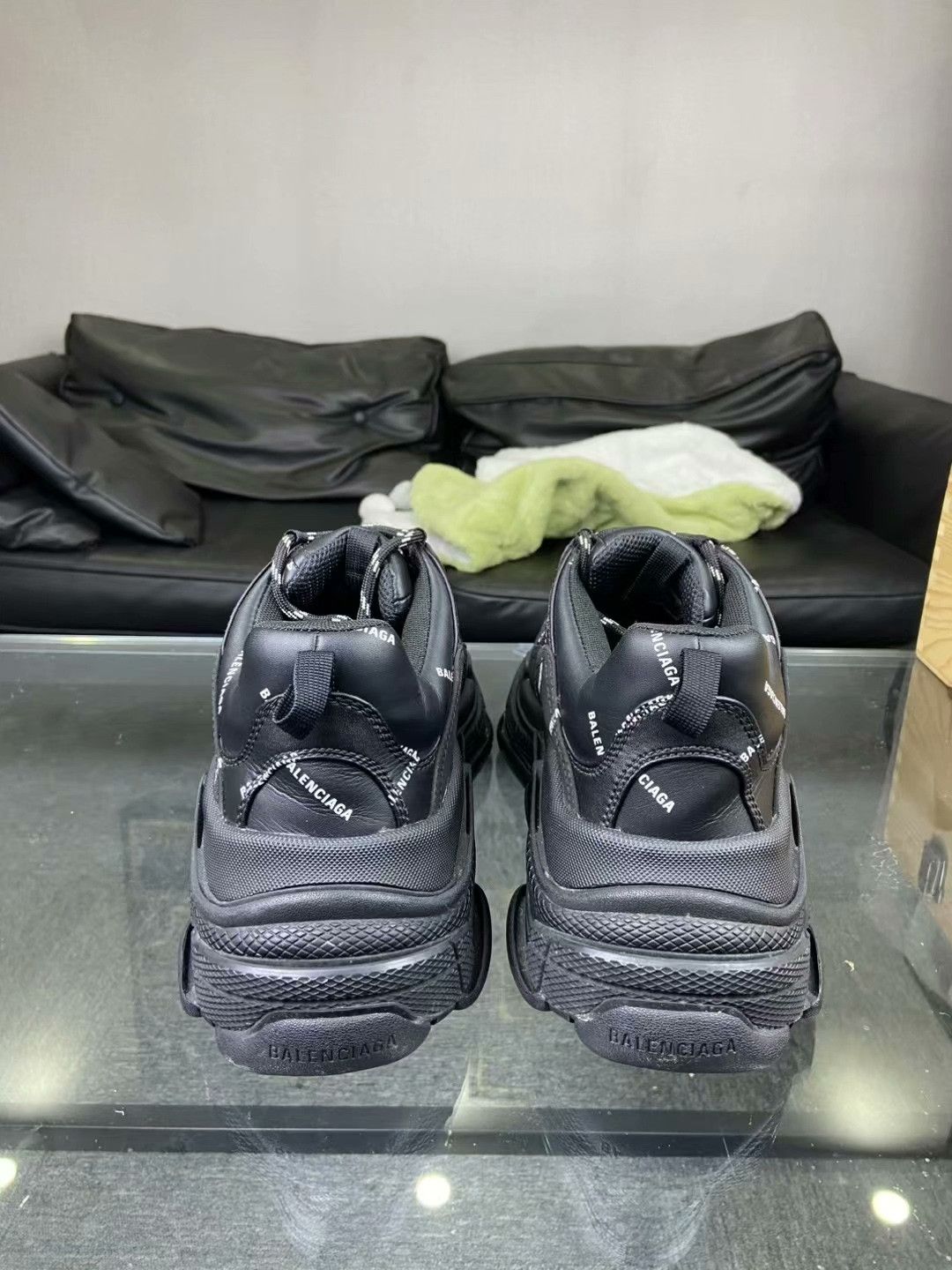 Balenciaga Balenciaga Black Hitop Sneakers 9 Men Size US 9 / EU 42 - 4 Thumbnail