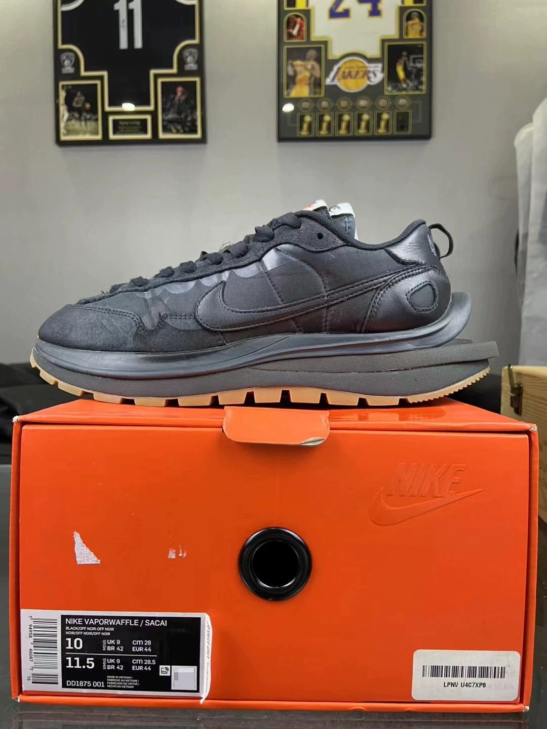 Nike Nike Black Lowtop Sneakers 10.5 Men Size US 10.5 / EU 43-44 - 8 Thumbnail