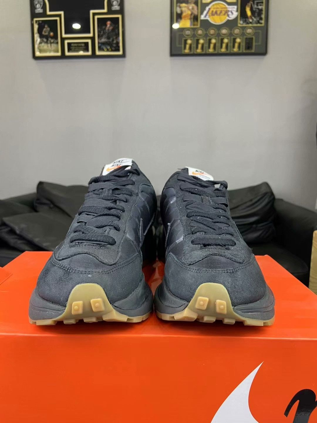 Nike Nike Black Lowtop Sneakers 10.5 Men Size US 10.5 / EU 43-44 - 3 Thumbnail