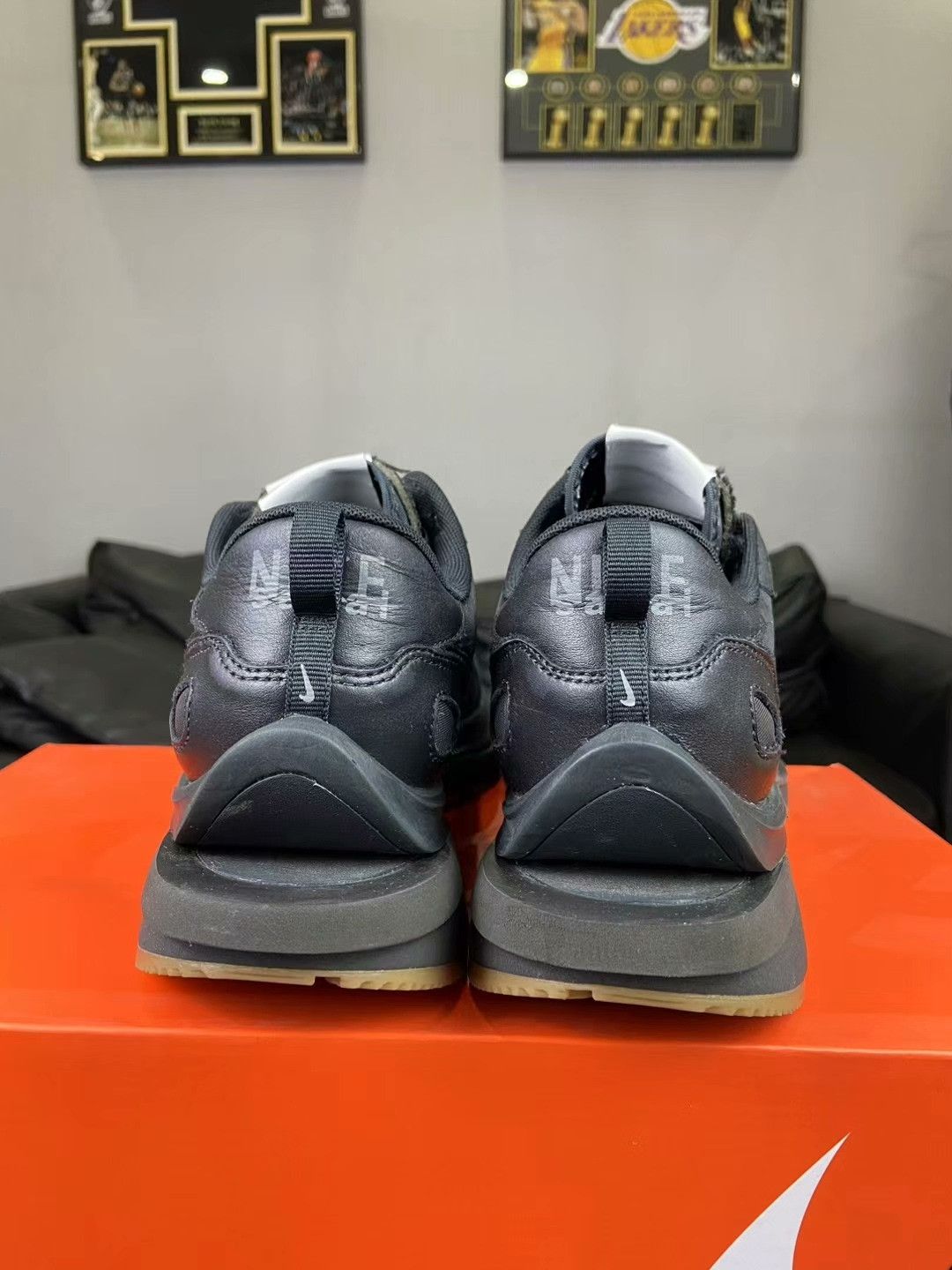 Nike Nike Black Lowtop Sneakers 10.5 Men Size US 10.5 / EU 43-44 - 5 Thumbnail