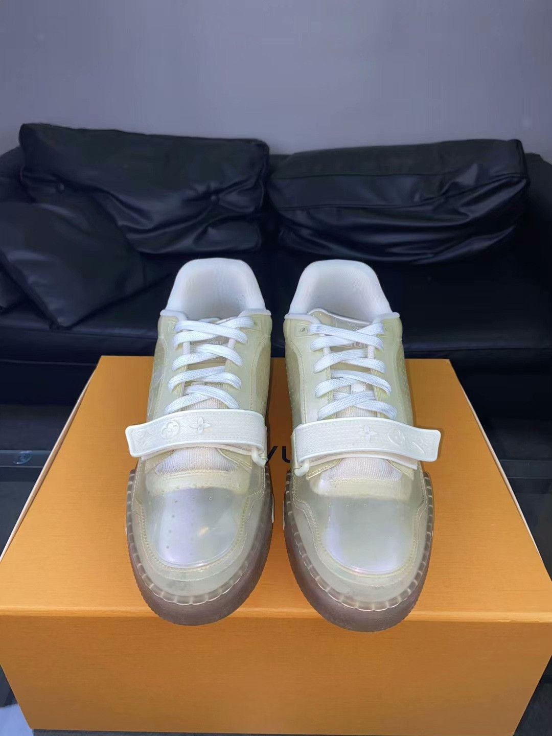 Louis Vuitton Louis Vuitton Training Lowtop Sneakers 9 Men Size US 9 / EU 42 - 2 Thumbnail