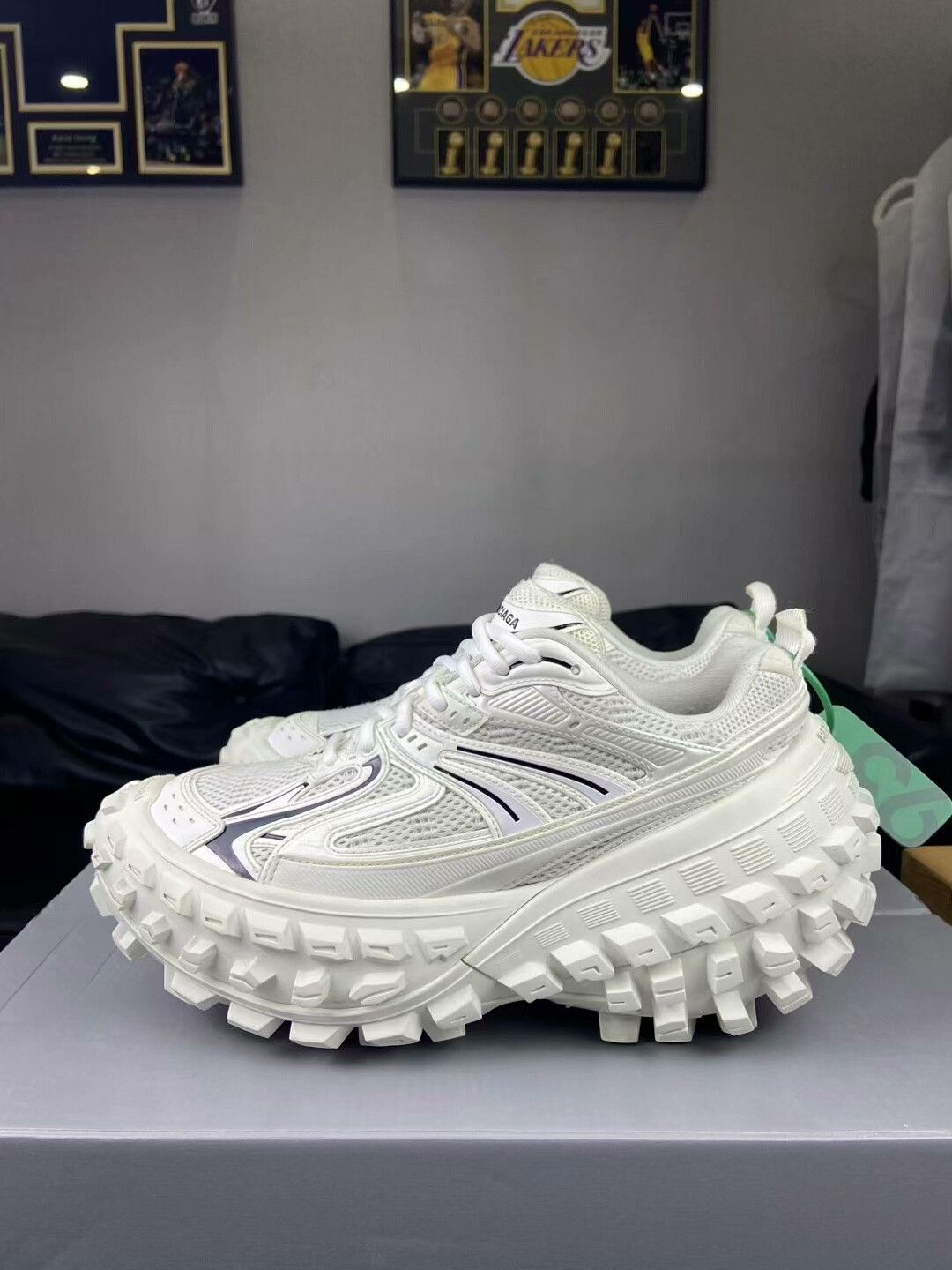 Balenciaga Balenciaga White Lowtop Sneakers 8.5 Men Size US 8.5 / EU 41-42 - 3 Thumbnail