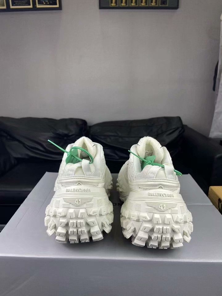 Balenciaga Balenciaga White Lowtop Sneakers 8.5 Men Size US 8.5 / EU 41-42 - 4 Thumbnail