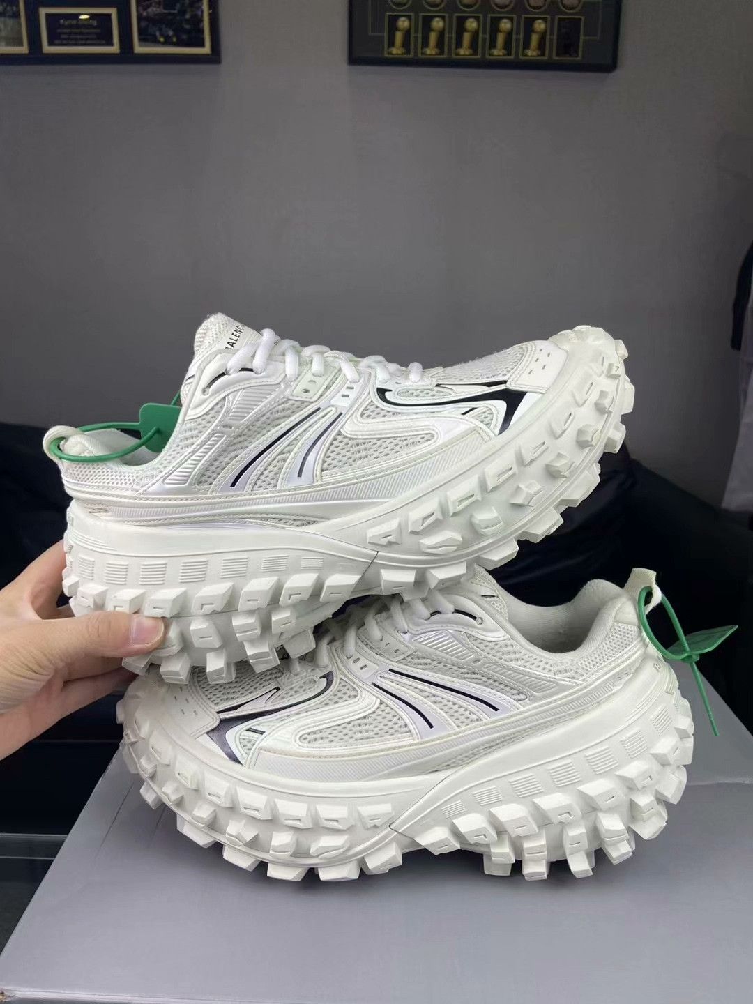 Balenciaga Balenciaga White Lowtop Sneakers 8.5 Men Size US 8.5 / EU 41-42 - 7 Thumbnail