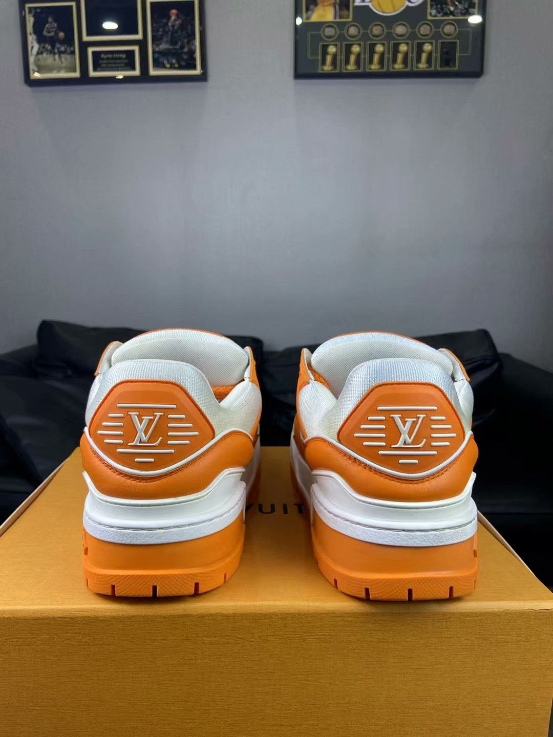 Louis Vuitton Louis Vuitton White Lowtop Sneakers 9.5 Men Size US 9.5 / EU 42-43 - 4 Thumbnail