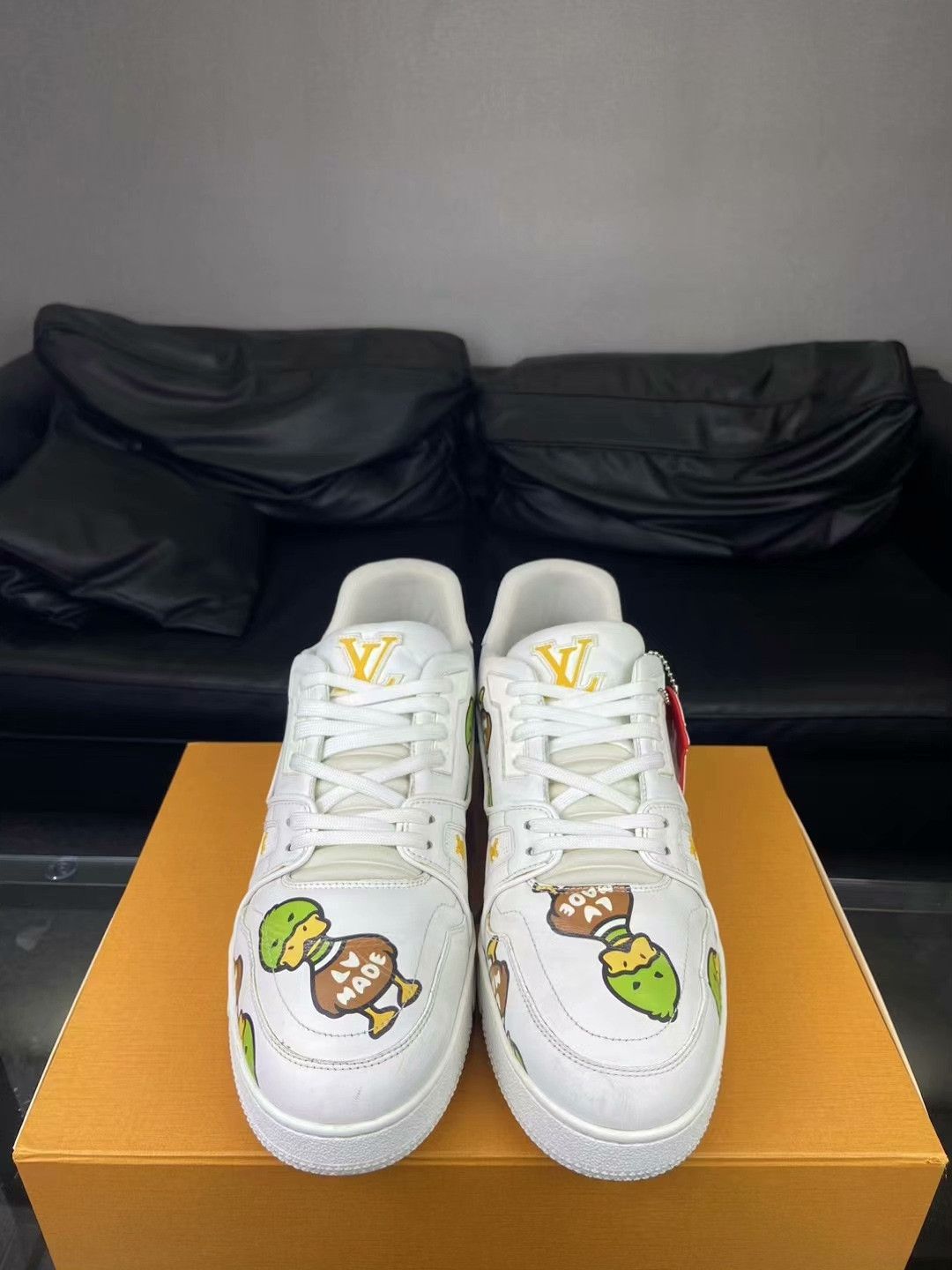Louis Vuitton Louis Vuitton Collab Lowtop Sneakers 10 Men Size US 10 / EU 43 - 2 Thumbnail