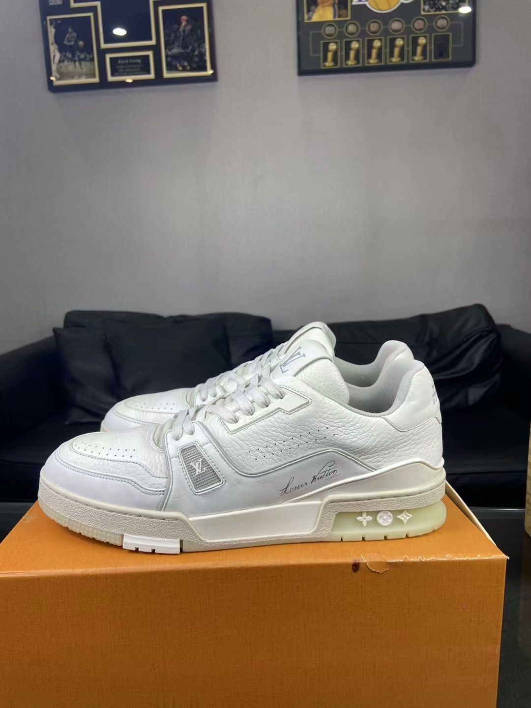 Louis Vuitton Louis Vuitton Training White Lowtop Sneakers 10 Men Size US 10 / EU 43 - 3 Thumbnail