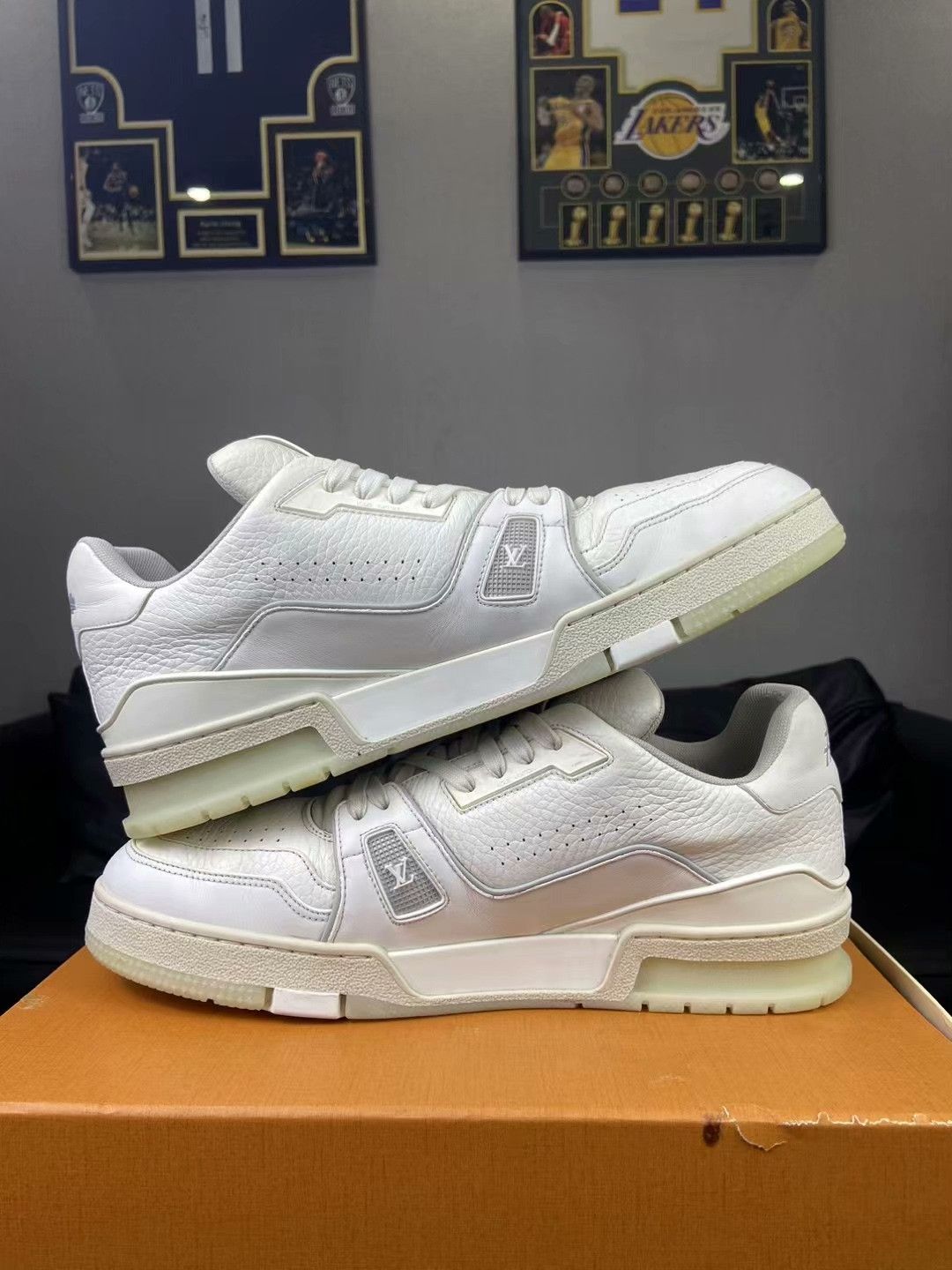 Louis Vuitton Louis Vuitton Training White Lowtop Sneakers 10 Men Size US 10 / EU 43 - 6 Thumbnail